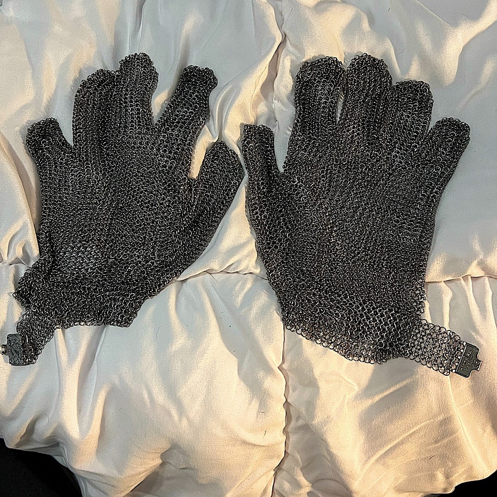Niroflex 2000 cut proof gloves. Used but still in perfect condition.